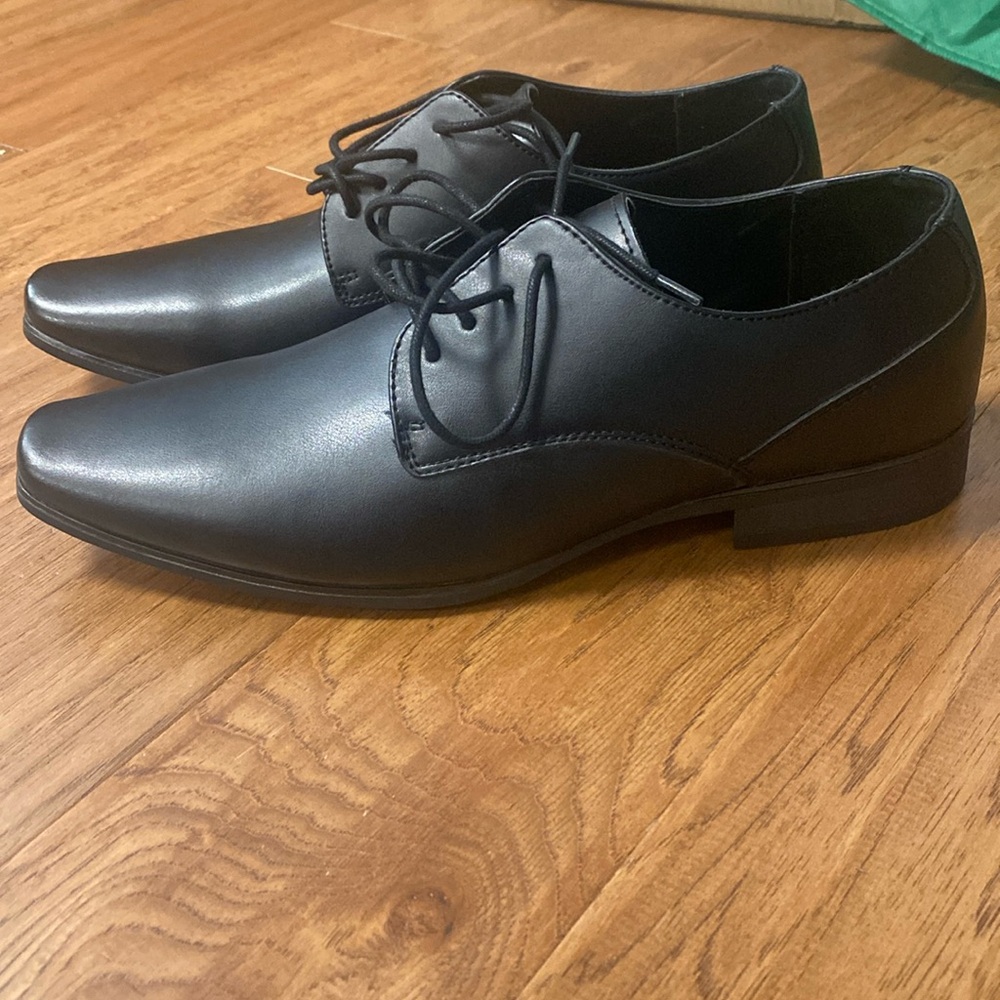 Calvin Klein men’s dress shoes (black)